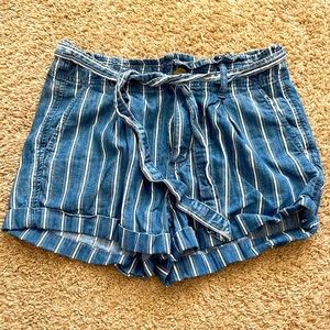 American Eagle shorts size 4